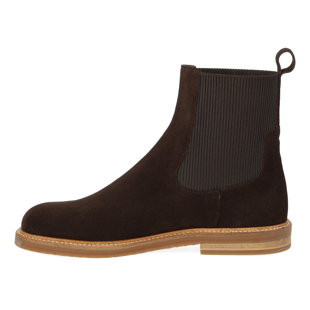 Chelsea boot with wide fit