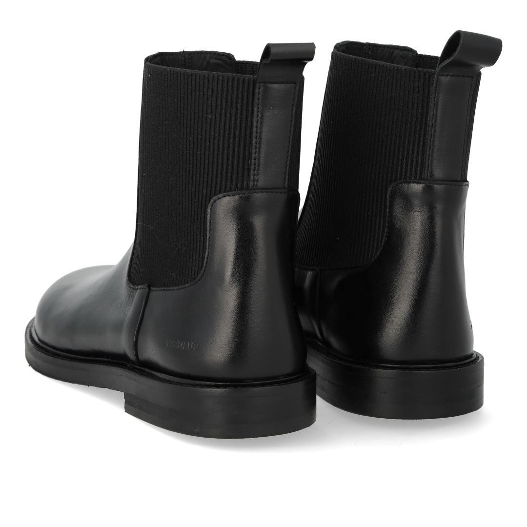 Chelsea boot with wide fit