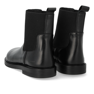 Chelsea boot with a spacious fit