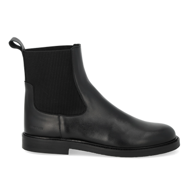 Chelsea boot with a spacious fit