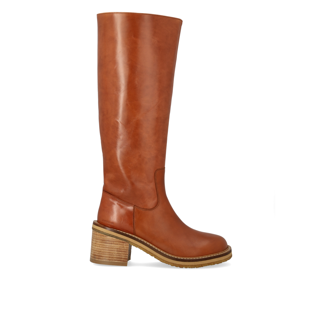 70s-inspired long shafted leather boot