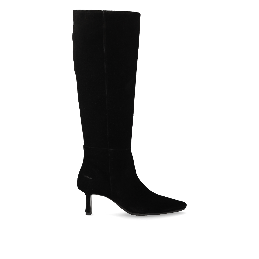 Long shafted boot with heel