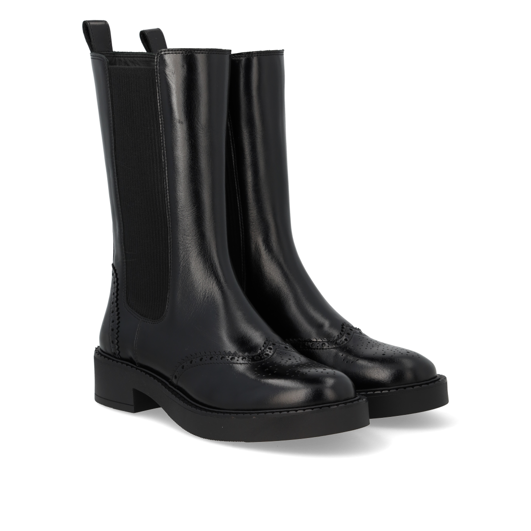 Chelsea boot with brogue perforation