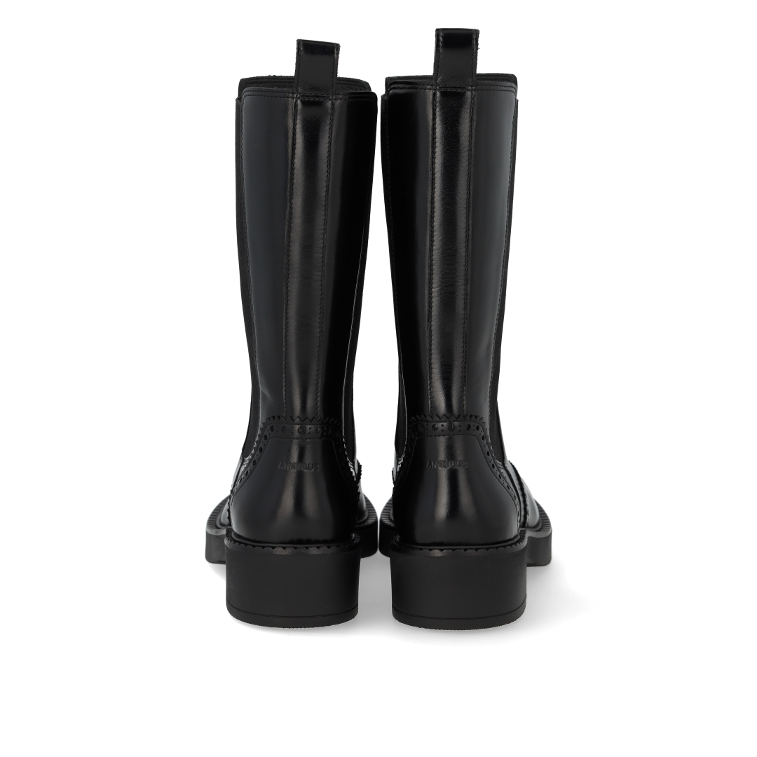Chelsea boot with brogue perforation