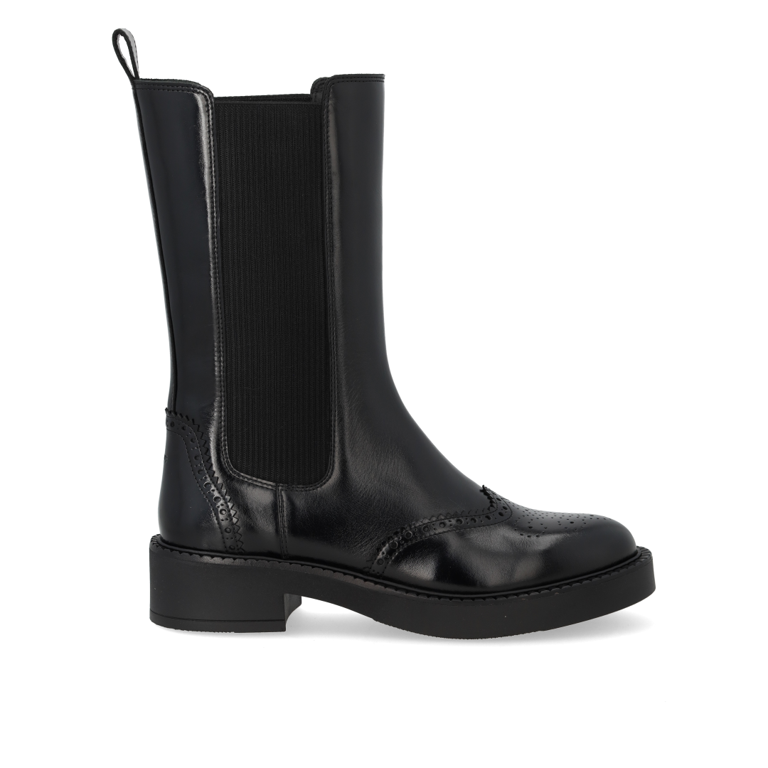Chelsea boot with brogue perforation