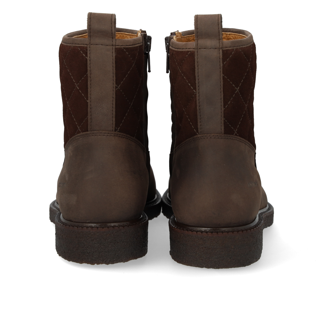 Quilted boot