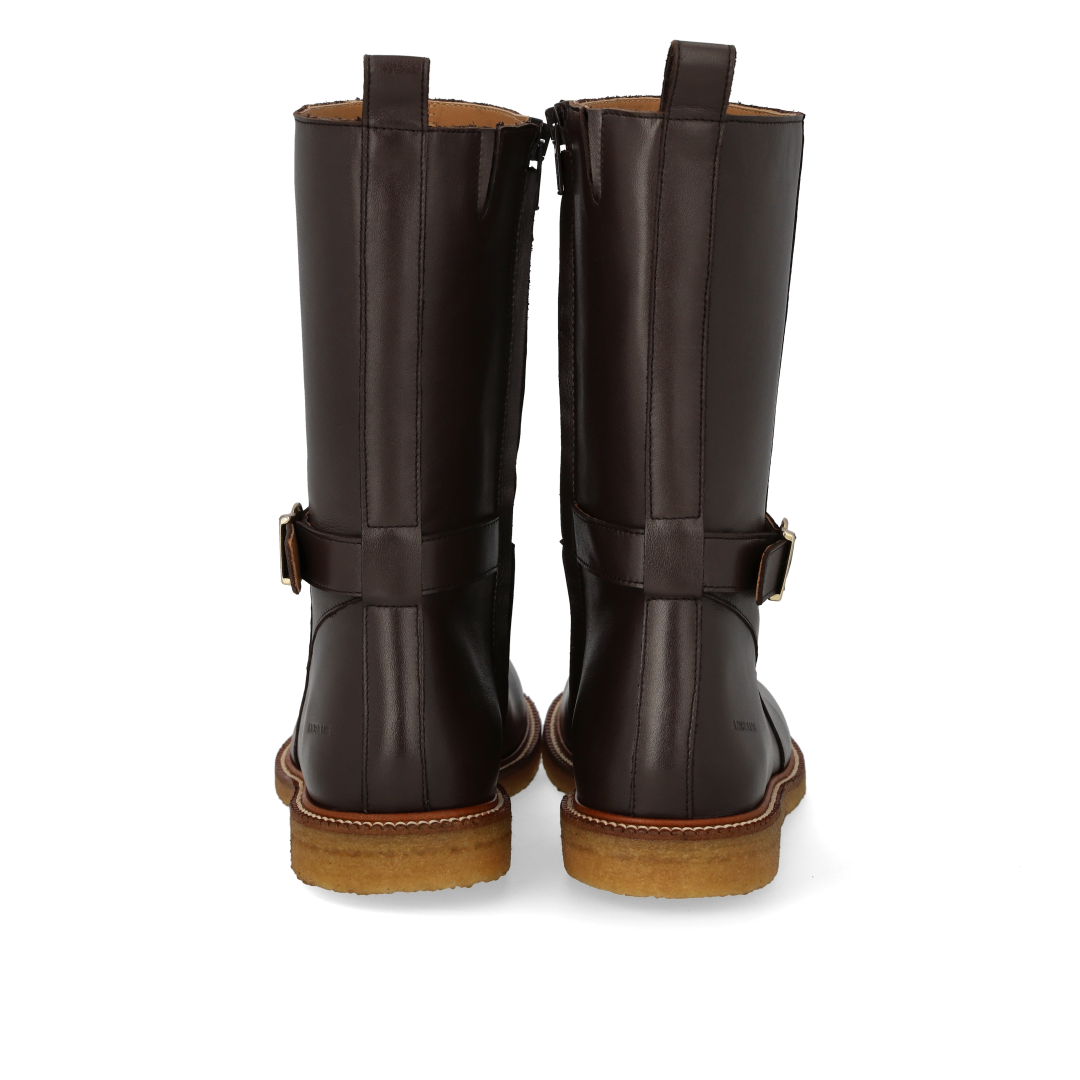 Mid-height boot