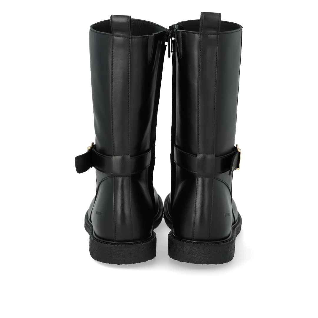 Mid-height boot