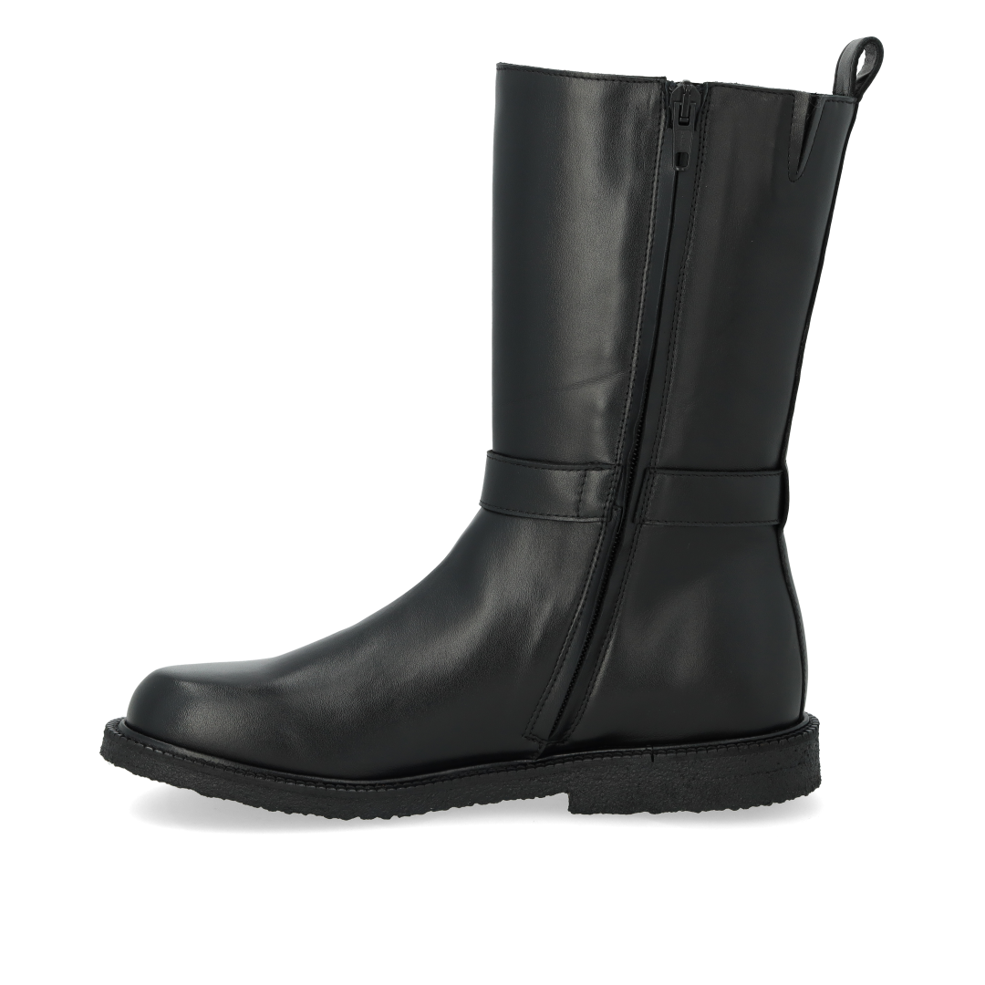 Mid-height boot
