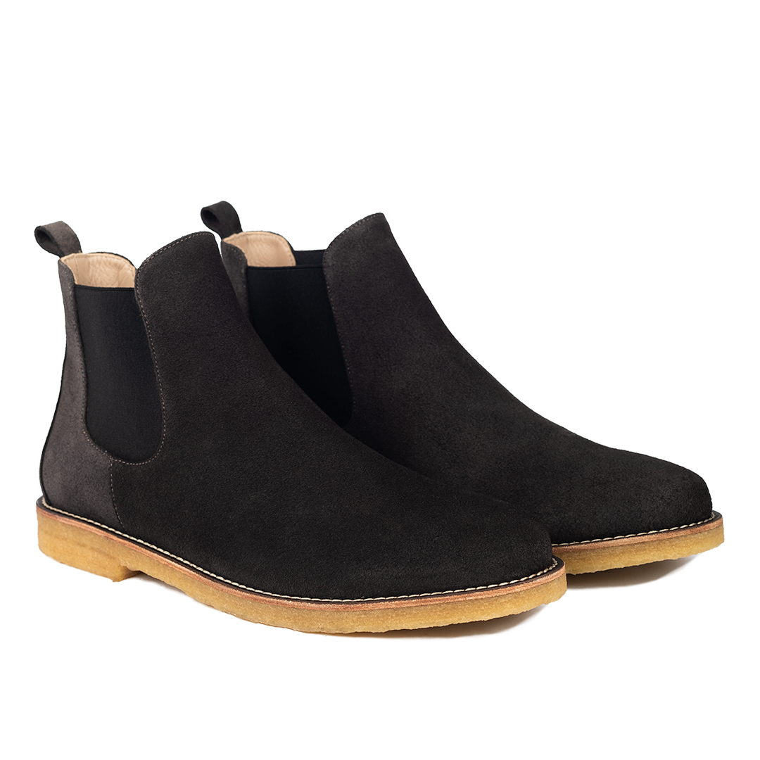 Chelsea boot with elastic