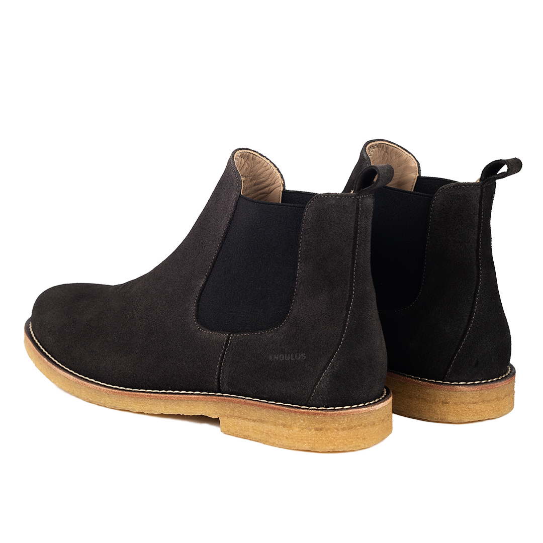 Chelsea boot with elastic