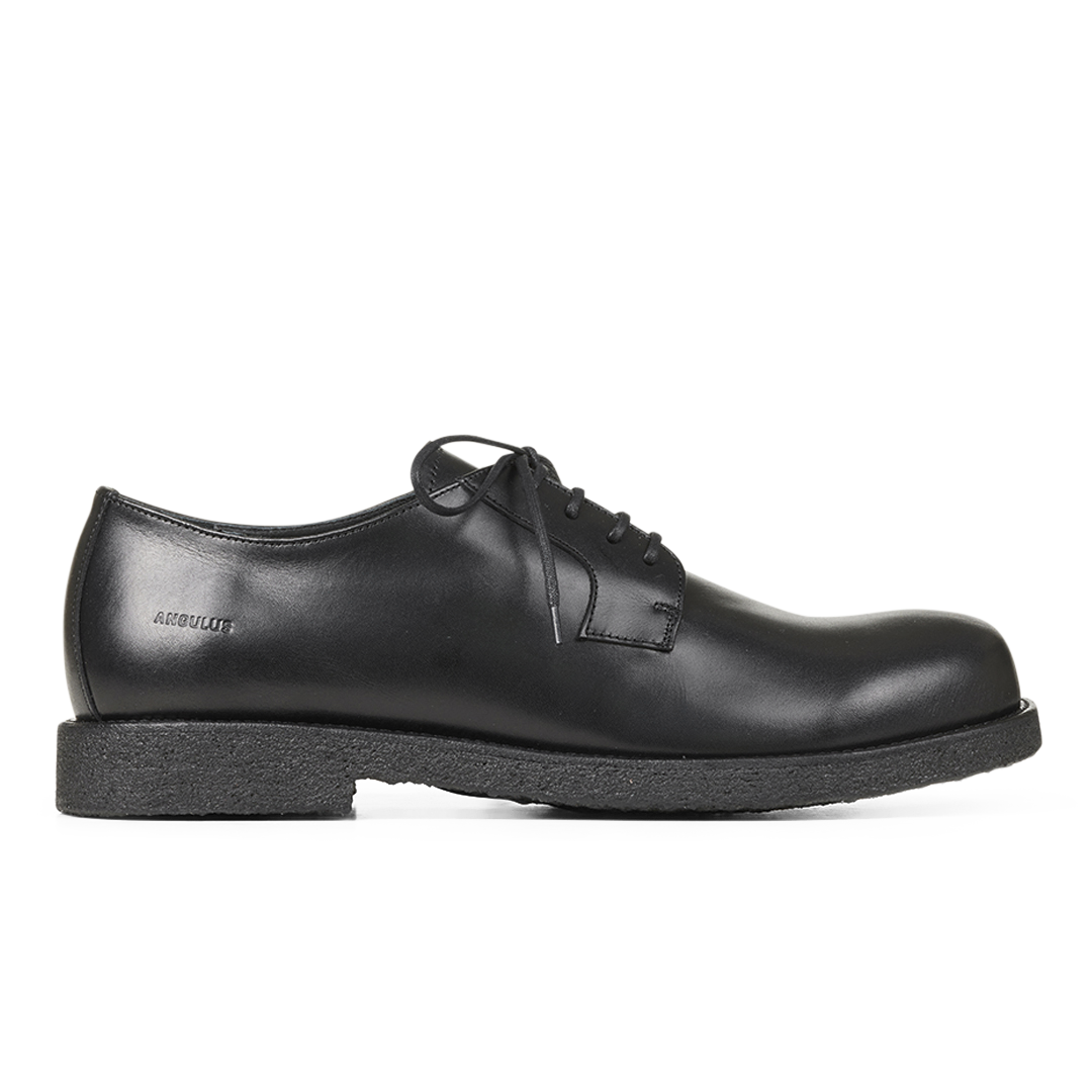 Lace-up shoes