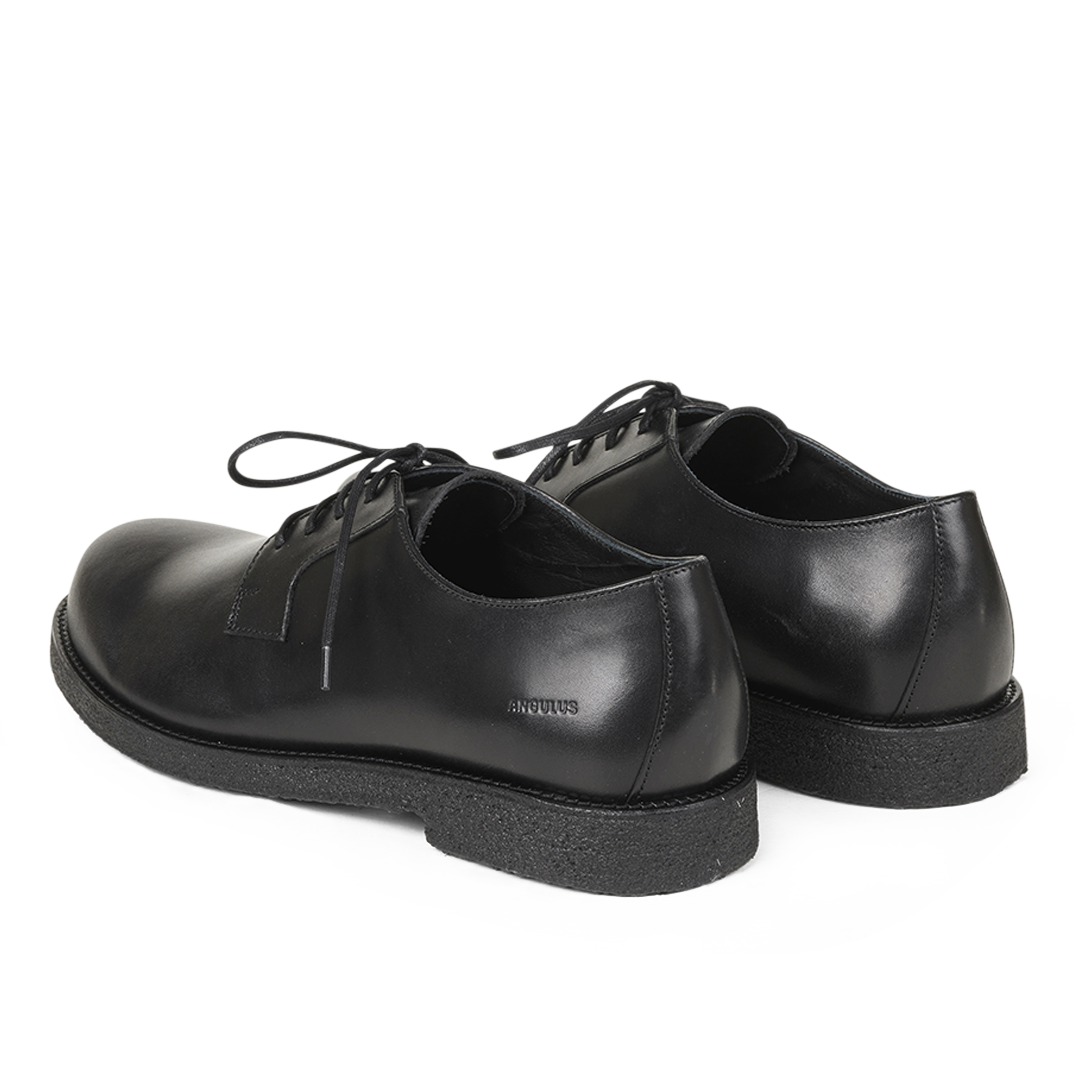 Lace-up shoes