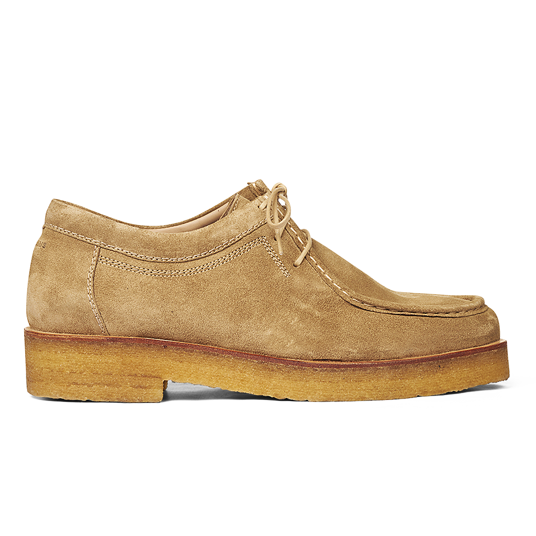Casual lace-up shoes