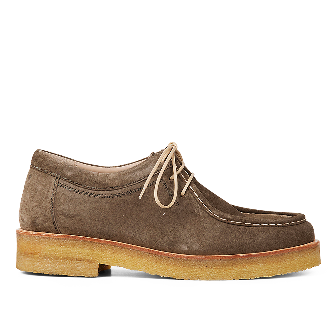 Casual lace-up shoes