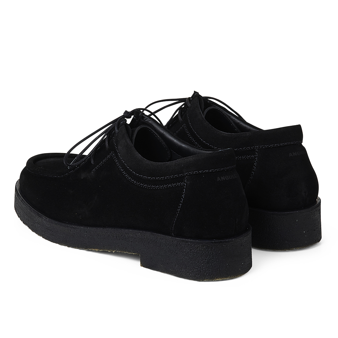Casual lace-up shoes