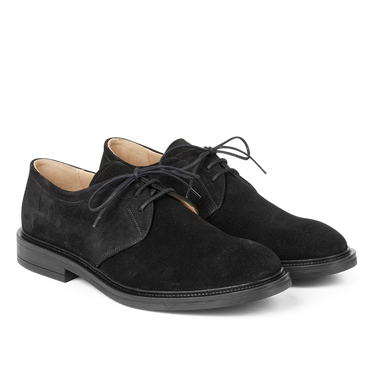 Classic lace-up shoe