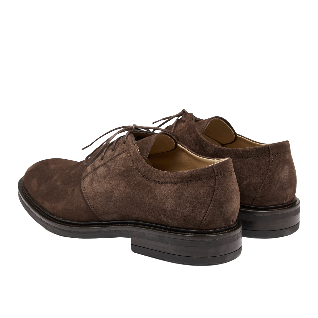Classic lace-up shoe