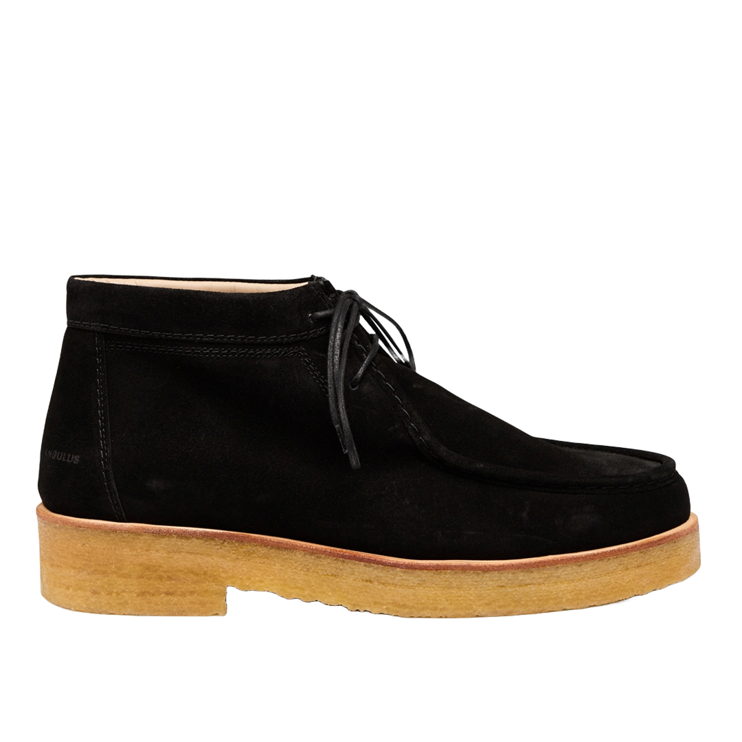 low-cut lace-up boot