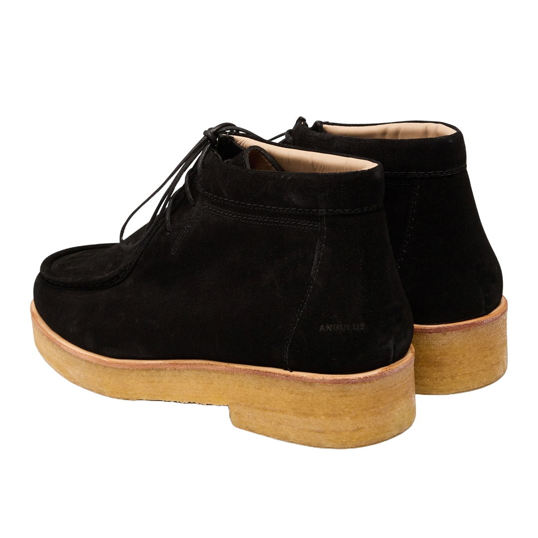 low-cut lace-up boot
