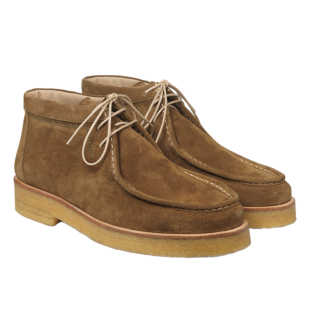 Low-cut lace-up boot