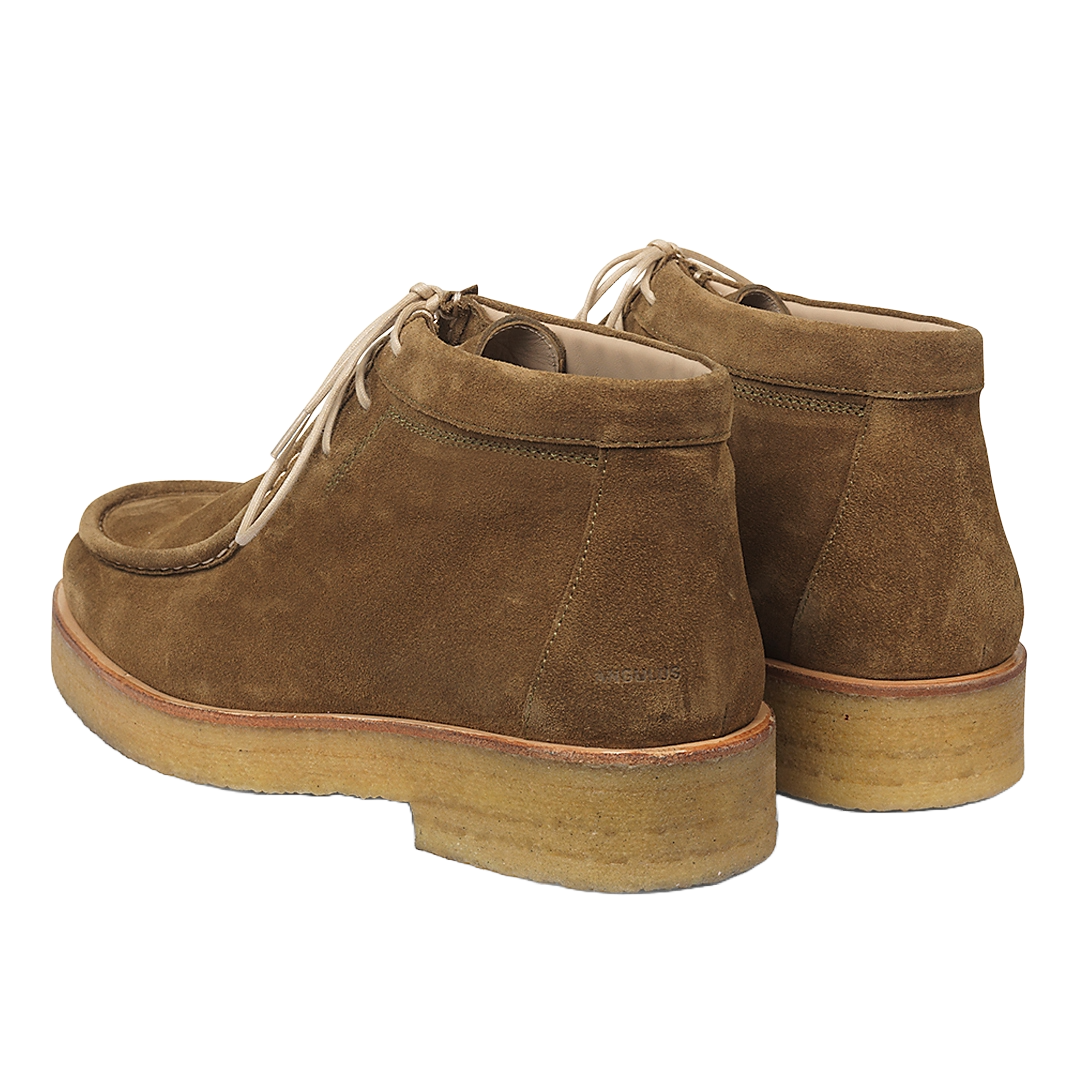 Low-cut lace-up boot