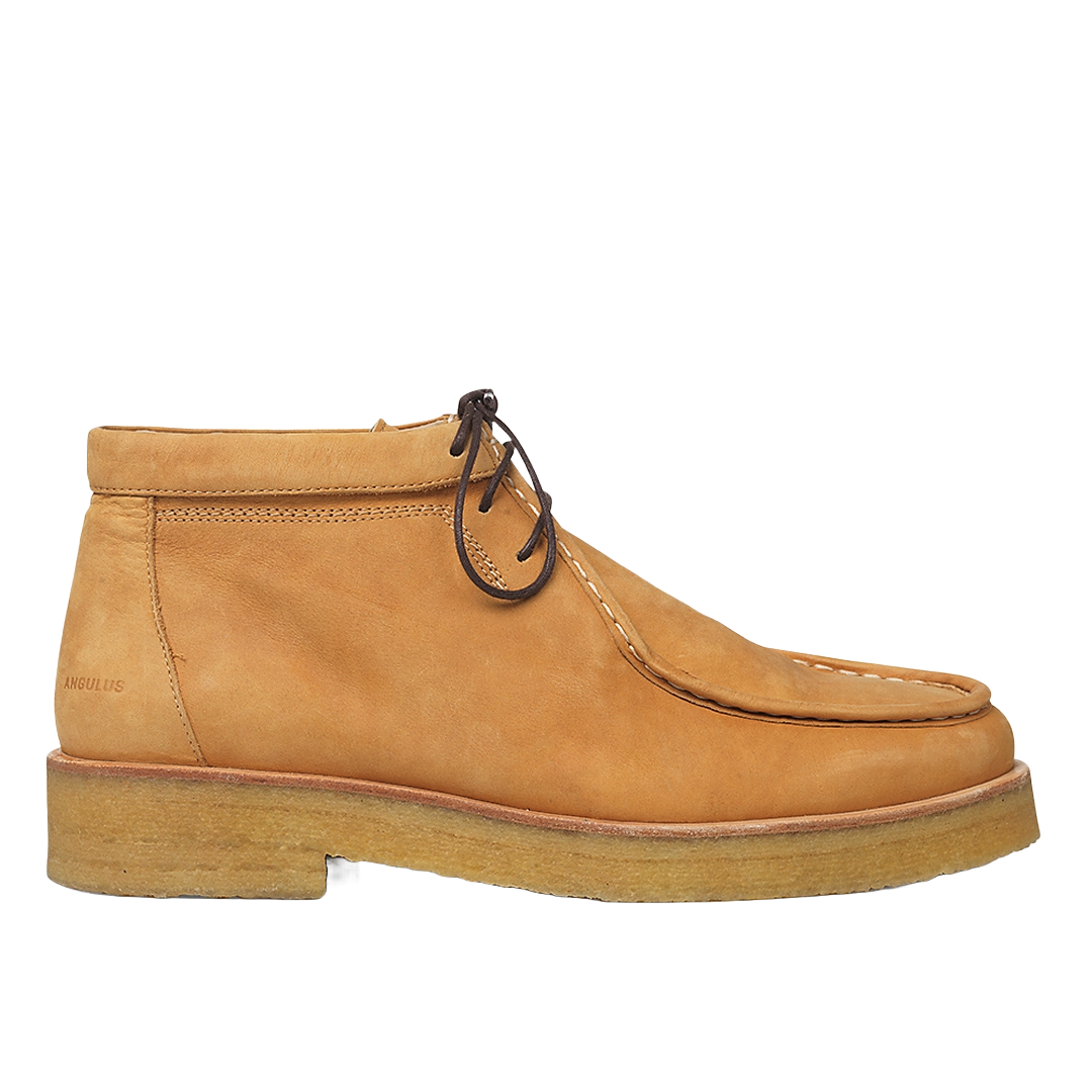 Low-cut lace-up boot