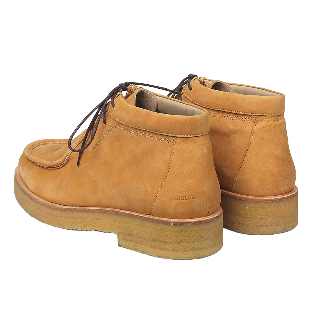 Low-cut lace-up boot