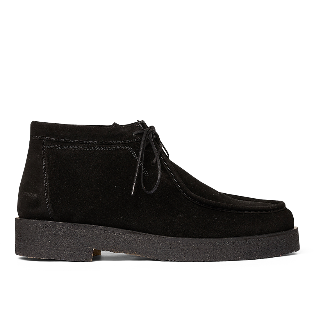 Lace-up shoes