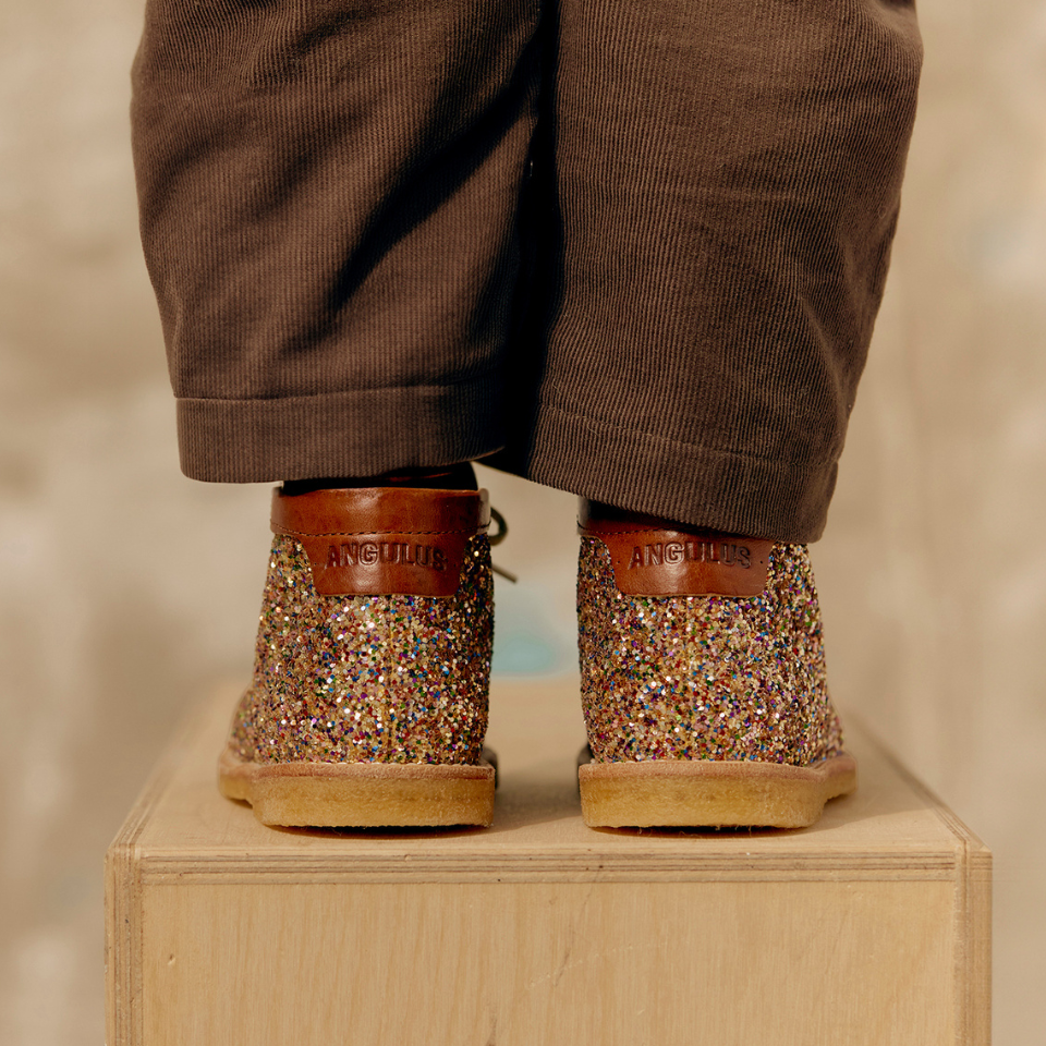 Classic toddler lace-up shoes with sparkling glitter