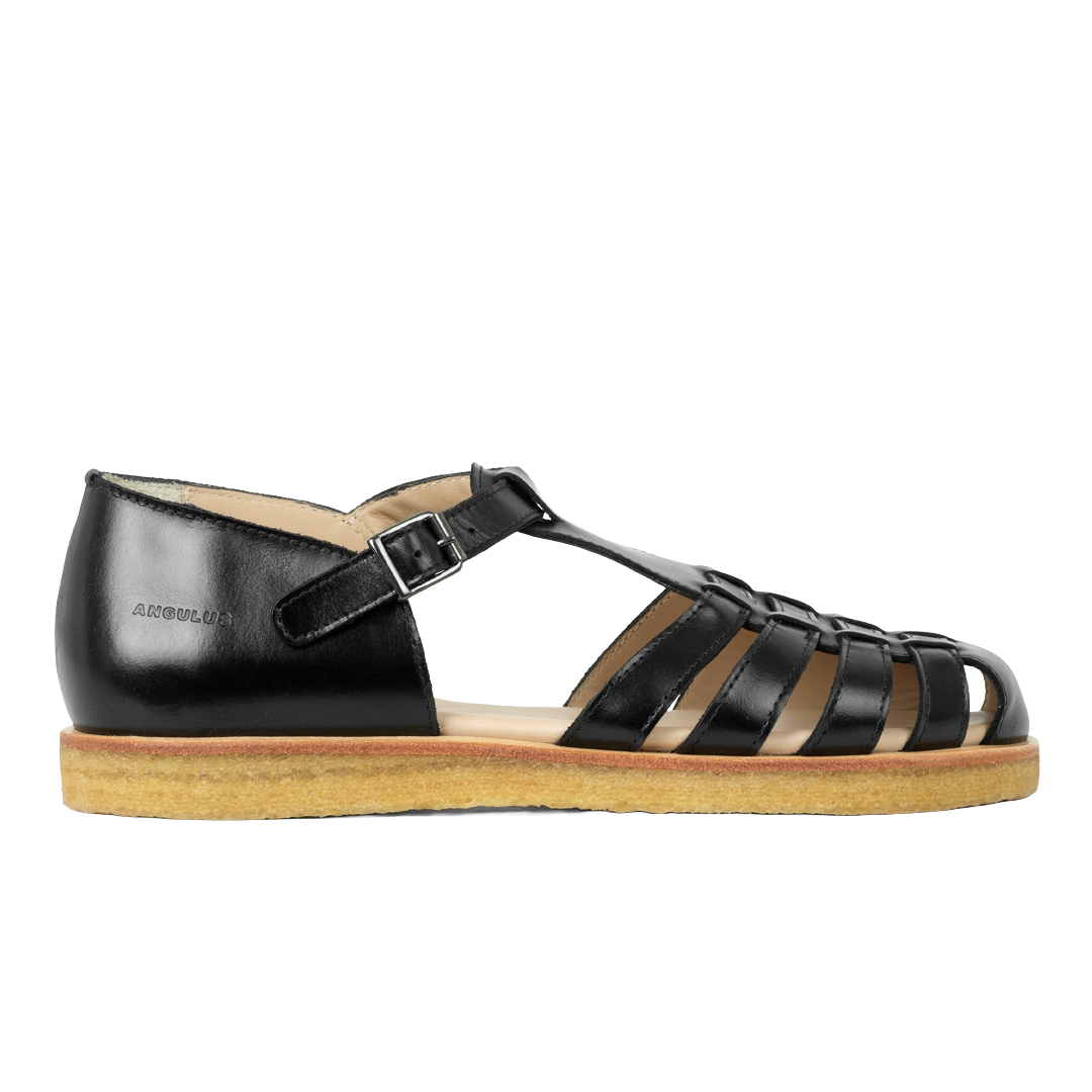 Angulus Strap sandal with buckle