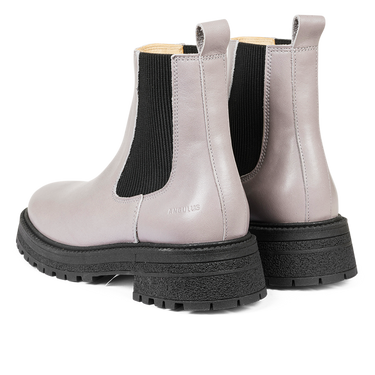 Chelsea Boot with track sole